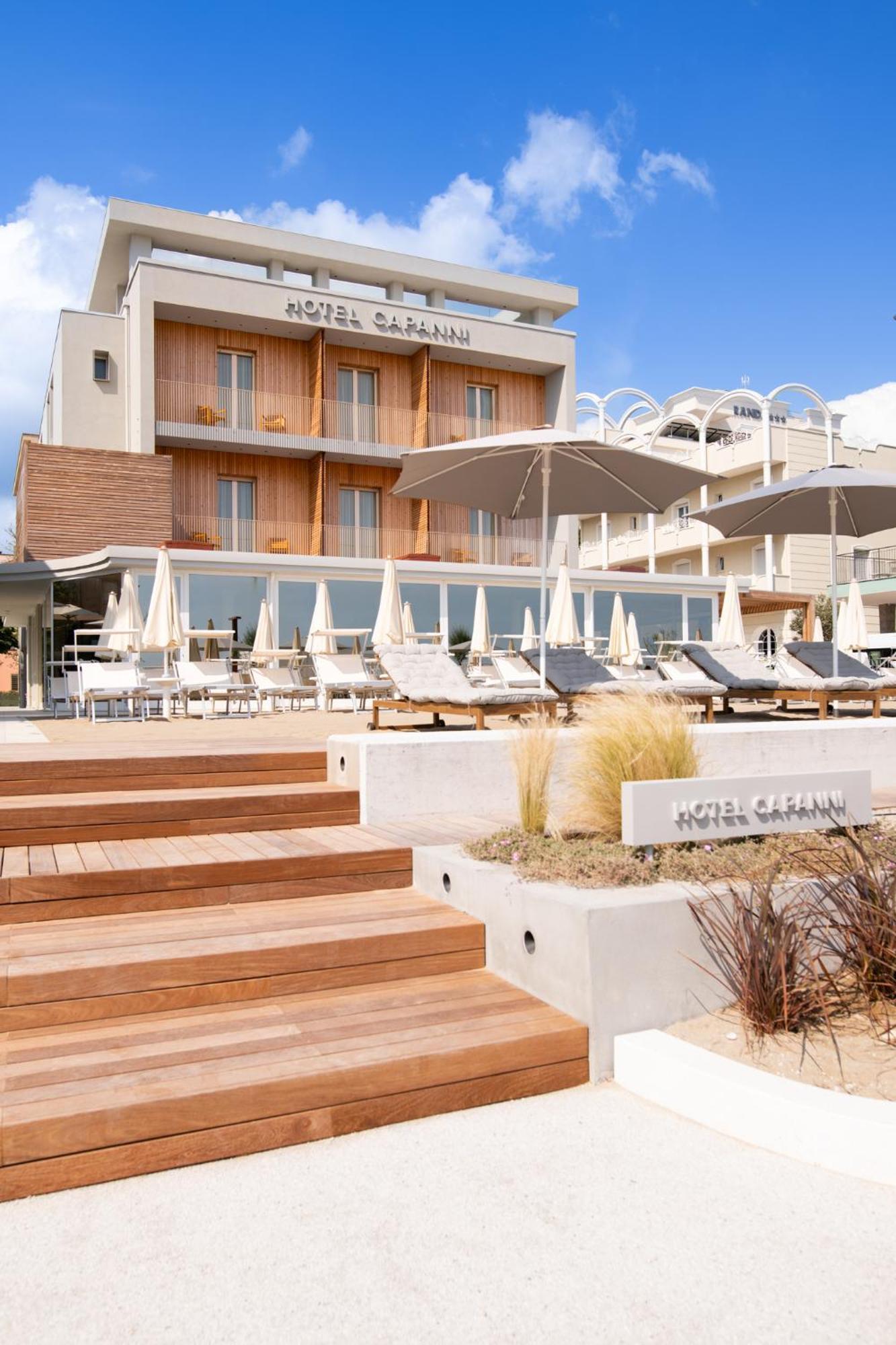 Hotel Capanni Белариа-Игеа Марина Екстериор снимка