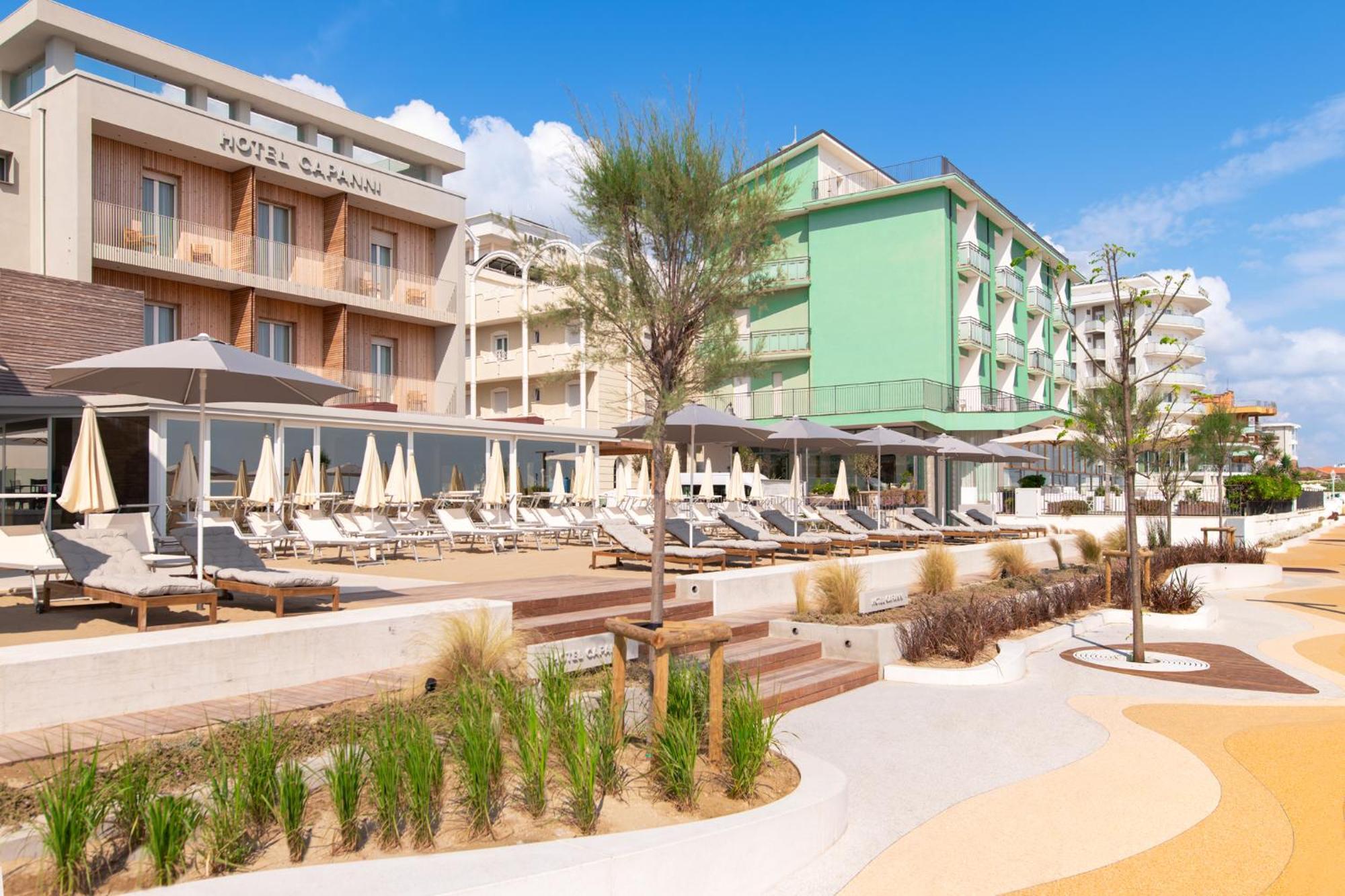 Hotel Capanni Белариа-Игеа Марина Екстериор снимка