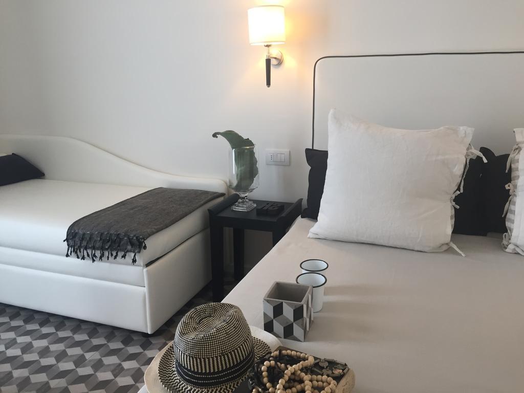 Hotel Capanni Белариа-Игеа Марина Екстериор снимка